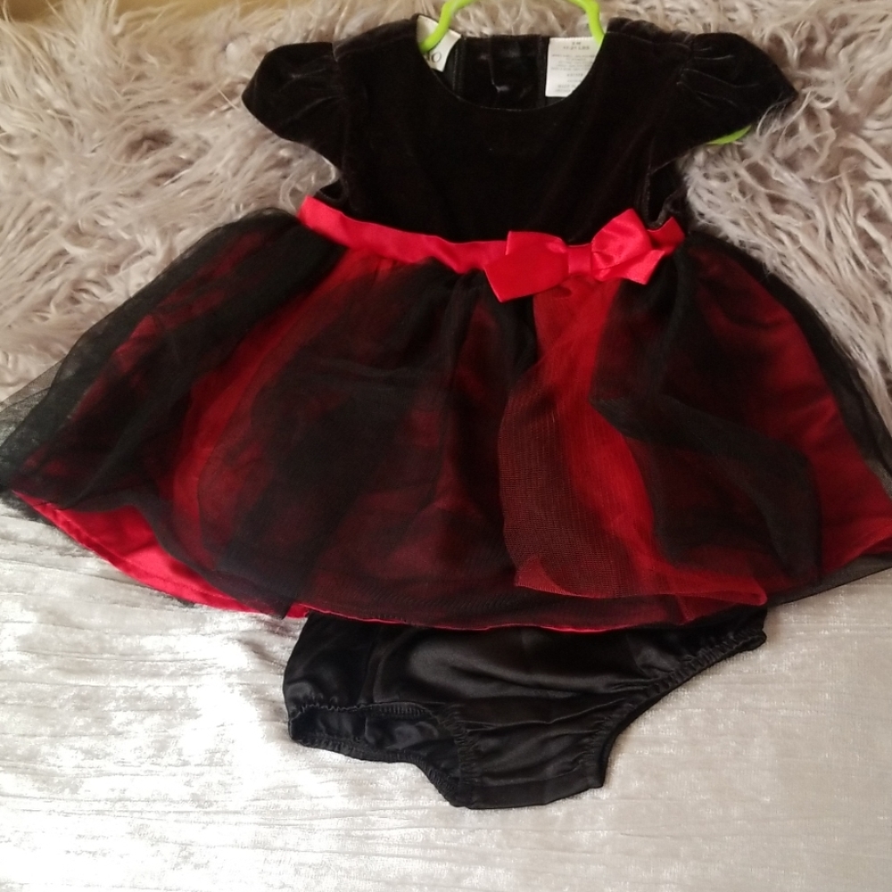 FAO Schwarz  Red and Black Dress